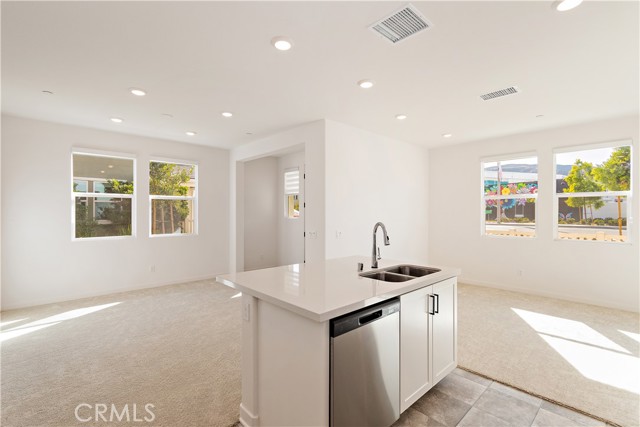 Detail Gallery Image 15 of 41 For 3962 Lavine Way #111,  Corona,  CA 92883 - 3 Beds | 2/1 Baths