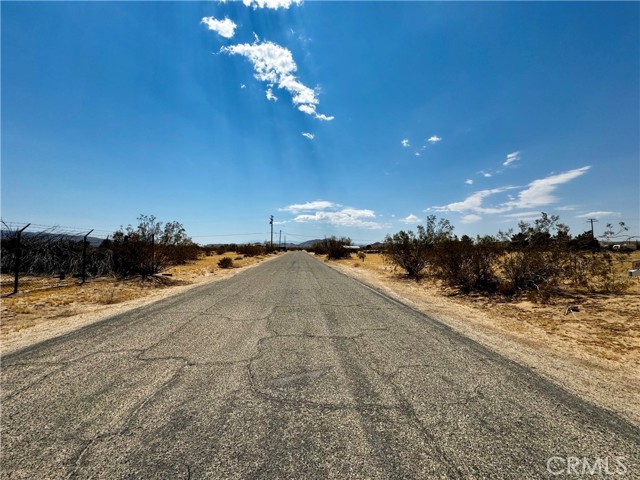 Detail Gallery Image 20 of 21 For 64784 Sun Oro Rd, Joshua Tree,  CA 92252 - 3 Beds | 2 Baths