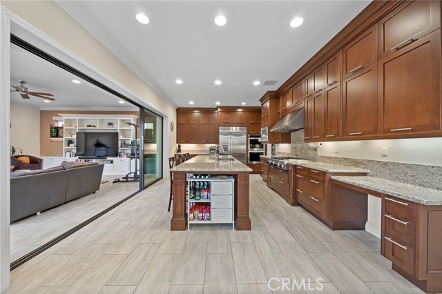 Detail Gallery Image 13 of 40 For 19 Hollyhock, Lake Forest,  CA 92630 - 5 Beds | 5/1 Baths