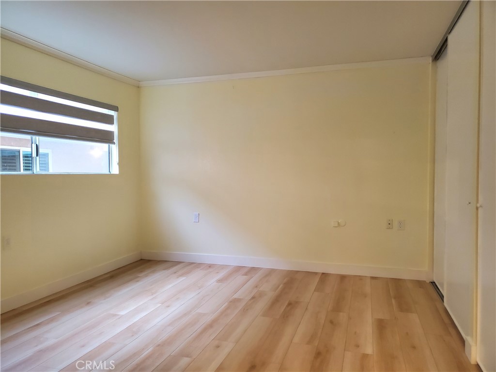 https://media.crmls.org/medias/f7dcff66-0d43-46e7-875a-01bdd05799df.jpg?preset=X-Large