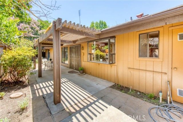 6300 N Palm Avenue, Fresno CA: https://media.crmls.org/medias/f7dd90dc-cc7e-4f53-a51d-a1207ea008ed.jpg