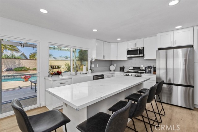 Detail Gallery Image 8 of 22 For 9121 Madeline Dr, Huntington Beach,  CA 92646 - 4 Beds | 2/1 Baths