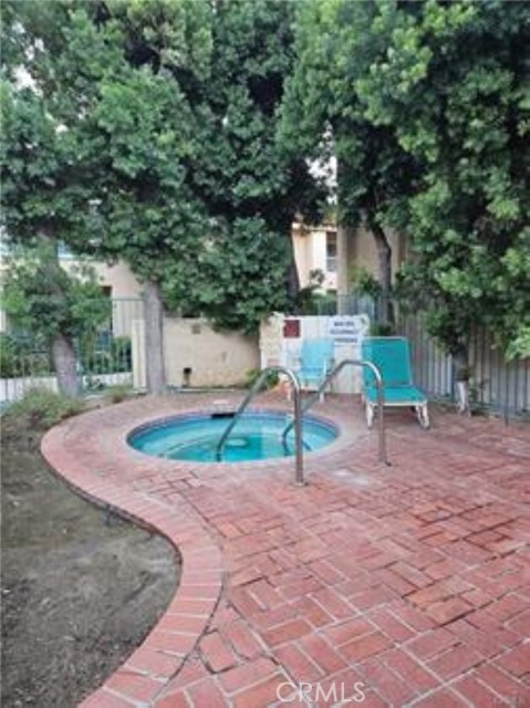 Detail Gallery Image 17 of 18 For 18307 Burbank Bld #41,  Tarzana,  CA 91356 - 2 Beds | 2 Baths