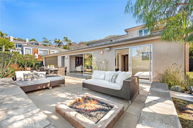 Detail Gallery Image 3 of 46 For 30692 Marilyn, Laguna Beach,  CA 92651 - 4 Beds | 3/1 Baths
