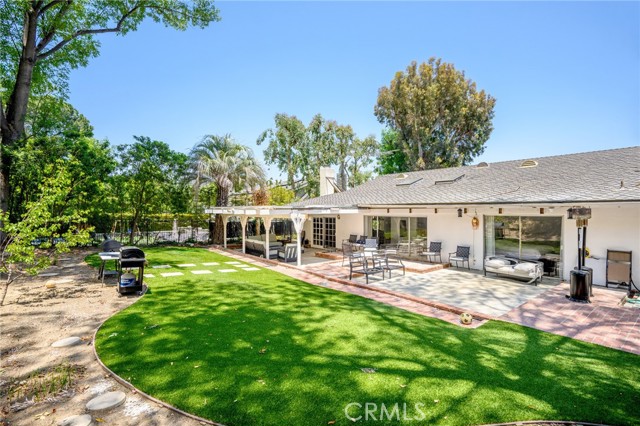 4035 Ellenita Avenue, Tarzana CA: https://media.crmls.org/medias/f7e036a5-15d9-4dd6-b65e-c6762d54c4d7.jpg