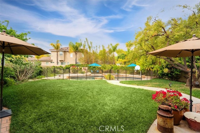28433 Pinewood Court, Saugus CA: https://media.crmls.org/medias/f7e0e6a5-4eb0-4f52-8537-9ae9a49cb44a.jpg