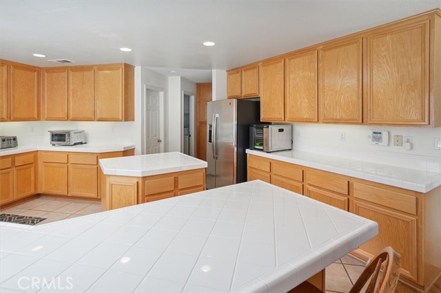Detail Gallery Image 12 of 33 For 28652 Deer Springs Dr, Saugus,  CA 91390 - 5 Beds | 2/1 Baths