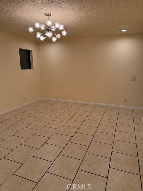 Detail Gallery Image 9 of 21 For 1175 E 9th St, Pomona,  CA 91766 - 3 Beds | 2/1 Baths