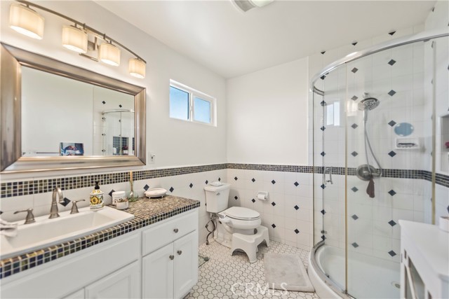 Detail Gallery Image 16 of 46 For 8383 Westlawn Ave, Los Angeles,  CA 90045 - 4 Beds | 2 Baths