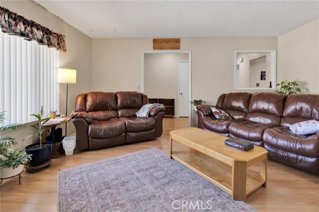 Detail Gallery Image 10 of 39 For 15192 Osage Rd, Apple Valley,  CA 92307 - 3 Beds | 2 Baths