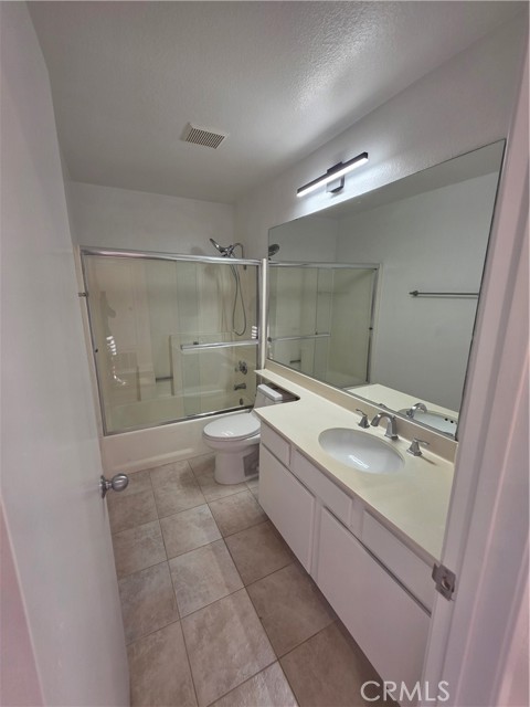 Detail Gallery Image 14 of 34 For 2211 Carob, Tustin,  CA 92782 - 3 Beds | 2/1 Baths