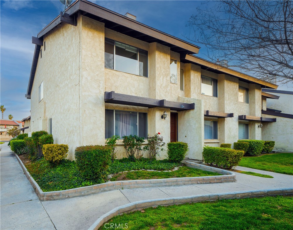 1220 Mohave Drive, Colton, CA 92324