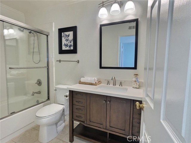 Detail Gallery Image 9 of 35 For 222 Hartford Dr #130,  Newport Beach,  CA 92660 - 3 Beds | 3 Baths