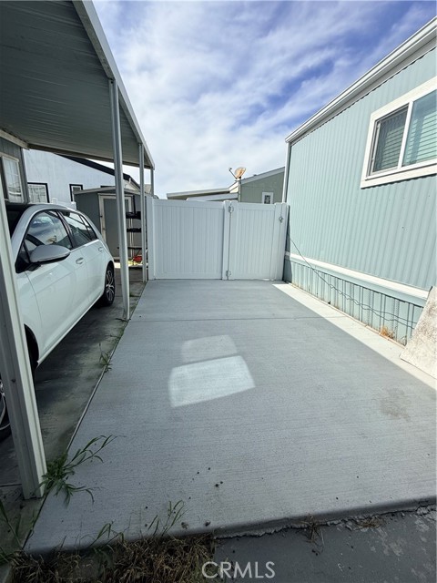 Detail Gallery Image 10 of 16 For 21851 Newland St, Huntington Beach,  CA 92646 - 2 Beds | 1/1 Baths