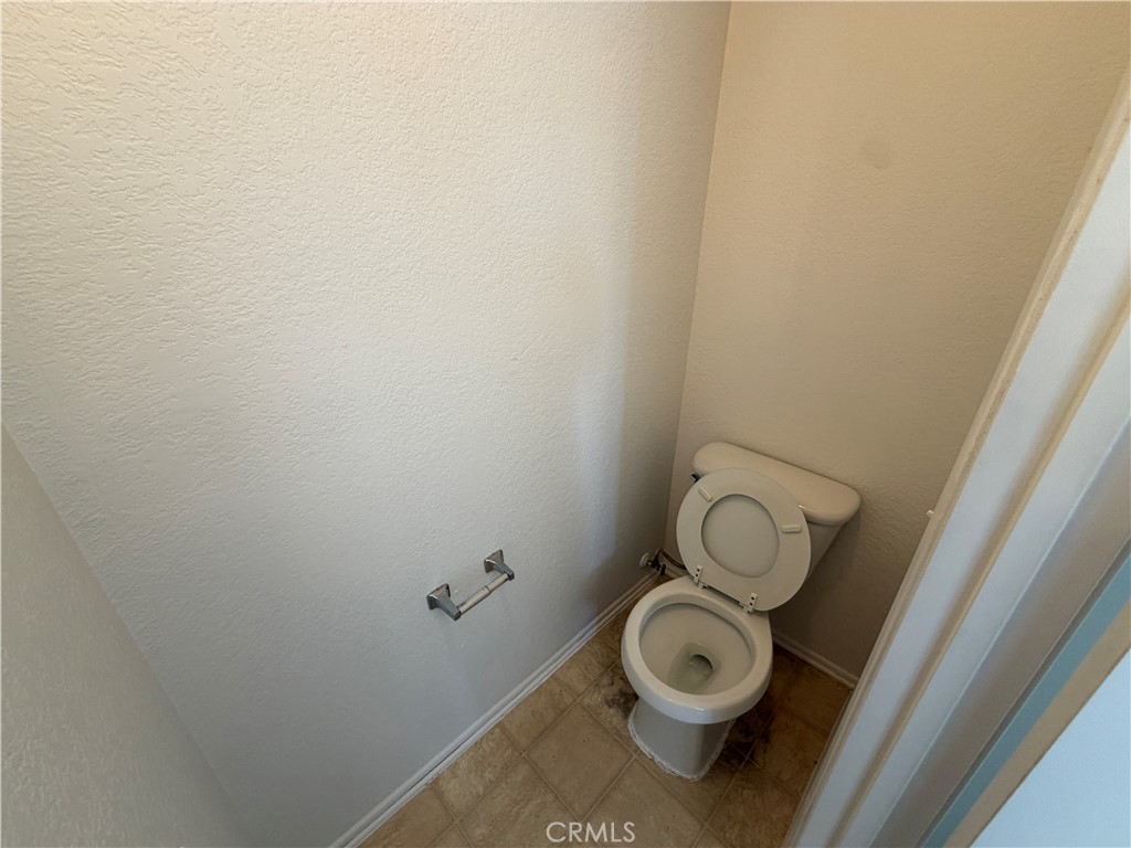 https://media.crmls.org/medias/f7e434c8-79c8-44d3-bc77-501670a52708.jpg?preset=X-Large
