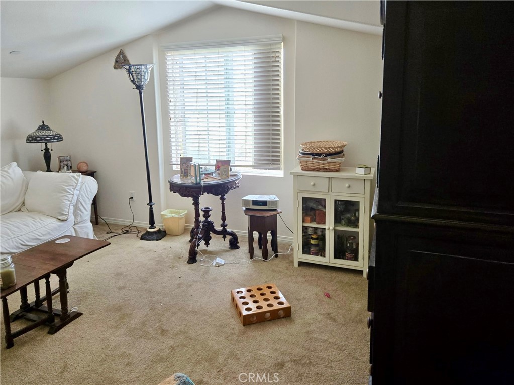 https://media.crmls.org/medias/f7e46e3f-1a1e-4848-8643-50125af6c6e1.jpg?preset=X-Large
