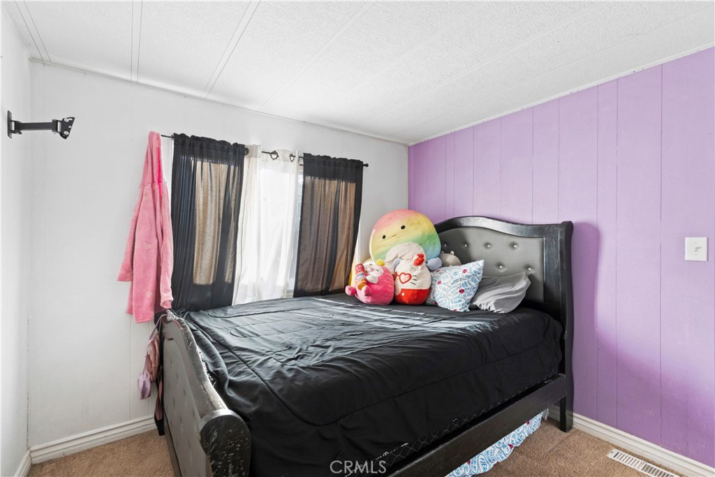 https://media.crmls.org/medias/f7e4be1c-f2c8-40c2-b2d9-2e408163f082.jpg?preset=X-Large