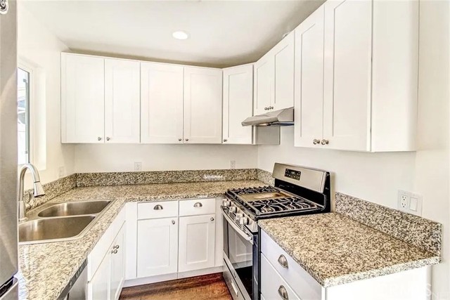 Detail Gallery Image 20 of 31 For 7702 Ben Ave, North Hollywood,  CA 91605 - 5 Beds | 2 Baths