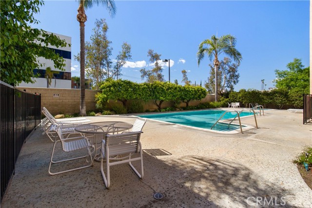 Detail Gallery Image 9 of 11 For 6815 Remmet Ave #119,  Canoga Park,  CA 91303 - 1 Beds | 1 Baths