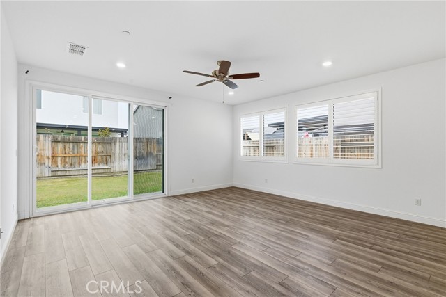 Detail Gallery Image 22 of 47 For 6516 Walkers Glen, Bakersfield,  CA 93313 - 4 Beds | 3 Baths