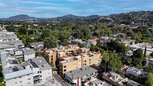 12841 Bloomfield Street, Studio City CA: https://media.crmls.org/medias/f7e61bf1-d4c7-4af7-a16e-75df67e25ca0.jpg
