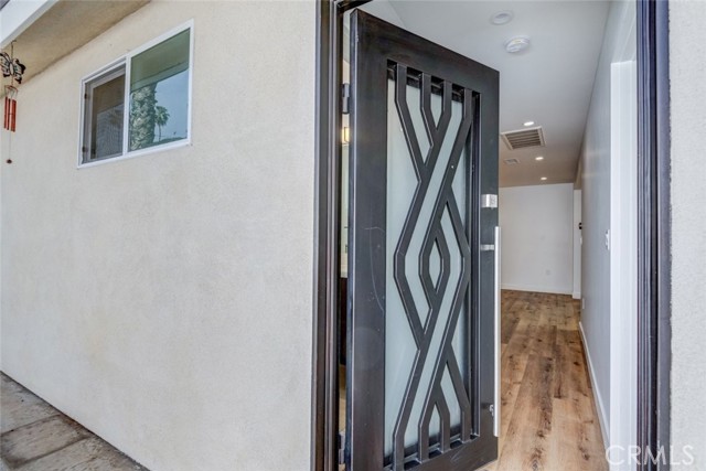 Detail Gallery Image 28 of 53 For 17024 Sherman Way, Van Nuys,  CA 91406 - 3 Beds | 2 Baths