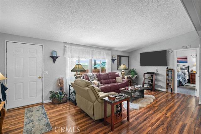 35109 Highway 79, Warner Springs CA: https://media.crmls.org/medias/f7e6c0b2-5b80-4d24-af8b-110a95056828.jpg