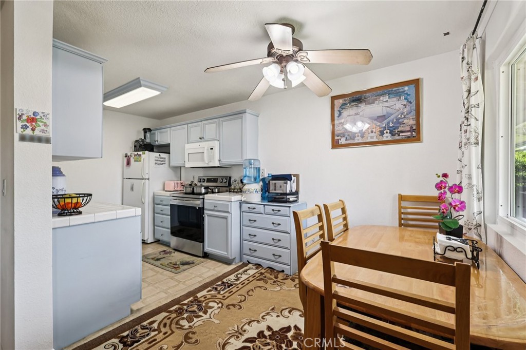 2094 Grand Ave - photo 9