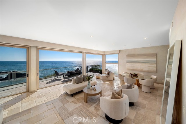 Detail Gallery Image 10 of 74 For 1907 Ocean Way, Laguna Beach,  CA 92651 - 4 Beds | 3/1 Baths