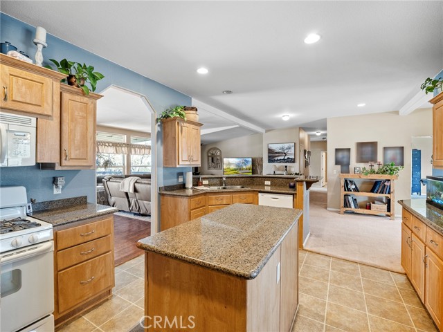 Detail Gallery Image 11 of 33 For 2826 Marco, Phelan,  CA 92371 - 4 Beds | 2/1 Baths