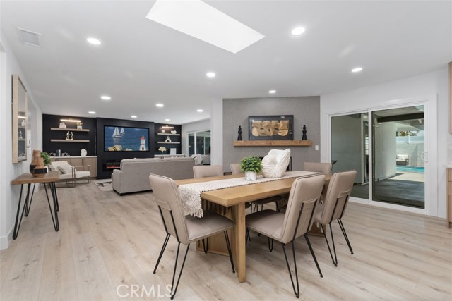 13762 Palace Way, Tustin CA: https://media.crmls.org/medias/f7e79a60-b40d-453c-abb7-23c38362c6b2.jpg