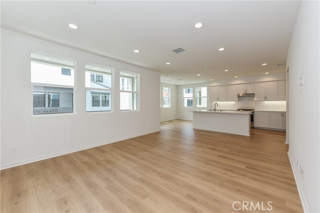 115 Allusion, Irvine CA: https://media.crmls.org/medias/f7e80f68-0e7f-447b-9eb9-32173d5bf6cb.jpg