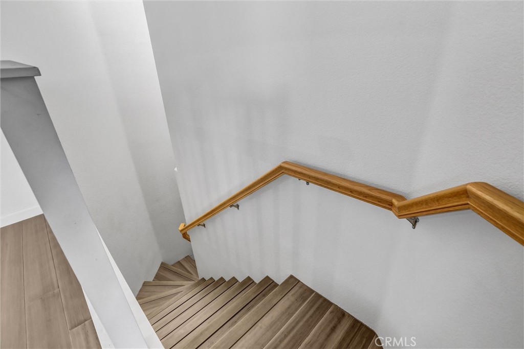 https://media.crmls.org/medias/f7e82656-6acc-430f-965f-3f5f003d22ff.jpg?preset=X-Large