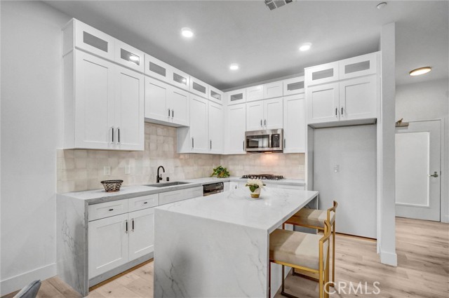 435 W Center Street Promenade, Anaheim CA: https://media.crmls.org/medias/f7e86055-e0ac-470a-9f66-1dc78fdde620.jpg
