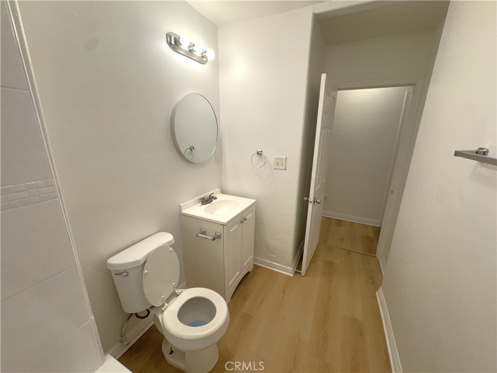 https://media.crmls.org/medias/f7e866ee-e9e6-436e-adb2-ad3673e5b434.jpg?preset=X-Large