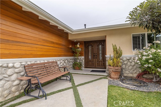 1689 Wade Circle photo 2
