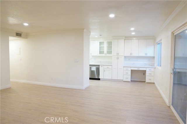Detail Gallery Image 2 of 13 For 2740 Brea Bld #B,  Fullerton,  CA 92835 - 2 Beds | 2 Baths