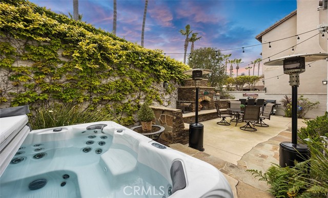 6615 Feather Drive, Huntington Beach CA: https://media.crmls.org/medias/f7e937be-bf5d-49eb-9795-02202fb97149.jpg