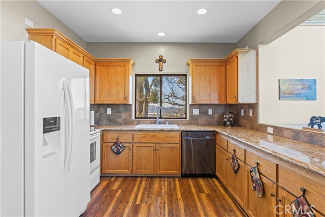 Detail Gallery Image 16 of 49 For 28081 Deertrail Dr, Tehachapi,  CA 93561 - 3 Beds | 2/1 Baths
