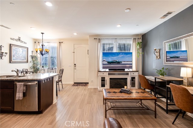 Detail Gallery Image 6 of 22 For 40434 Calle Real, Murrieta,  CA 92563 - 2 Beds | 2/1 Baths