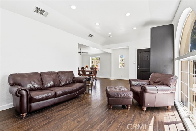 Detail Gallery Image 5 of 22 For 6802 Lewis Ave, Long Beach,  CA 90805 - 2 Beds | 1 Baths