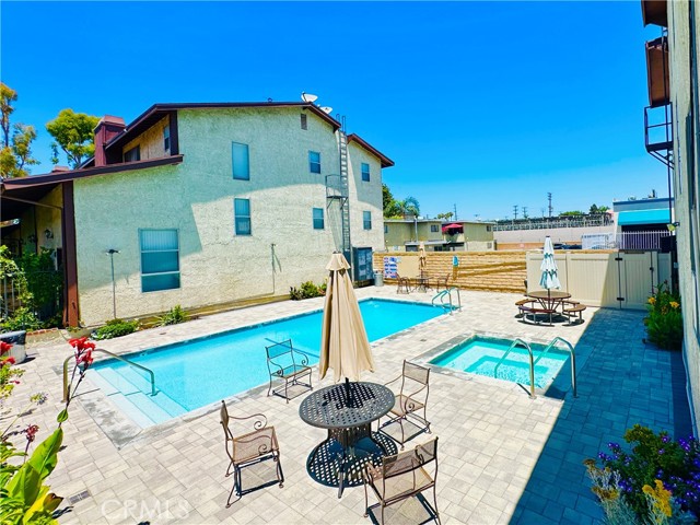 9039 Van Nuys Boulevard, Panorama City CA: https://media.crmls.org/medias/f7ea1131-7281-47f4-a502-7a0323d30ac7.jpg