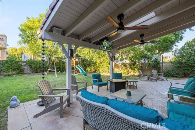 Detail Gallery Image 28 of 34 For 24303 Las Palmas St, Valencia,  CA 91355 - 4 Beds | 3 Baths