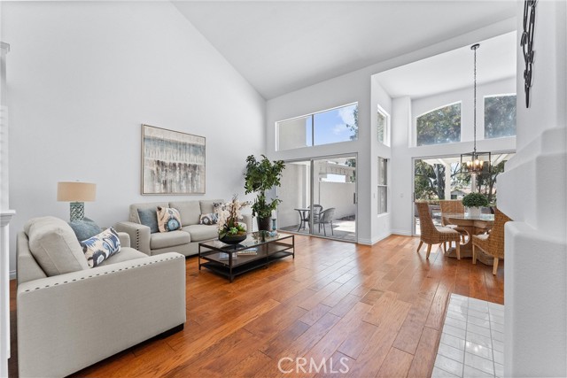 3 Vista Frondosa, Rancho Santa Margarita CA: https://media.crmls.org/medias/f7ea97cd-9999-4f2b-ab23-8ade8332c2bf.jpg