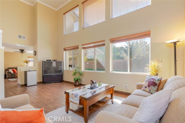 Detail Gallery Image 9 of 46 For 40055 Denham Dr, Palmdale,  CA 93551 - 5 Beds | 3 Baths