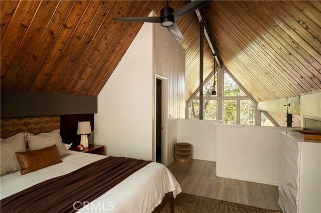Detail Gallery Image 14 of 25 For 27663 North Bay Rd, Lake Arrowhead,  CA 92352 - 4 Beds | 3 Baths