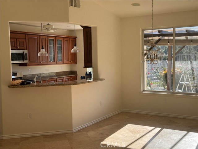 Detail Gallery Image 9 of 27 For 19588 N Mallow Ct #1,  Newhall,  CA 91321 - 3 Beds | 2 Baths