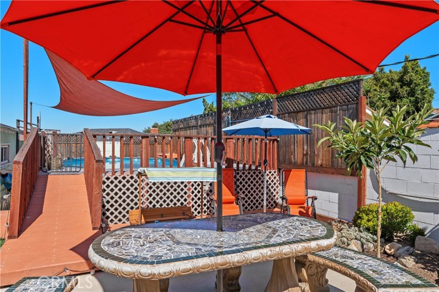 10739 Helendale photo 29