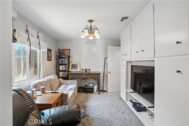 3719 Jurupa Avenue, Riverside CA: https://media.crmls.org/medias/f7ec1216-3136-4f24-b0c7-6ad2f0411d49.jpg