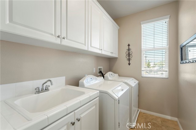 Detail Gallery Image 30 of 33 For 361 Bayside Ct, Costa Mesa,  CA 92627 - 4 Beds | 2/1 Baths